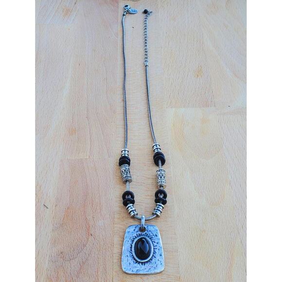 Lia Sophia Black Beaded Pendant Silver Tone Necklace Adjustable 16-19in - Picture 5 of 5